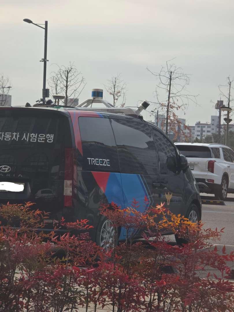 경찰에서도 자율주행 시험 운영 하나봐요 이미지 1/2