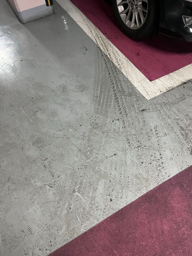 여러분 아파트주차장 바닥은 깨끗한가요? 이미지 2/4