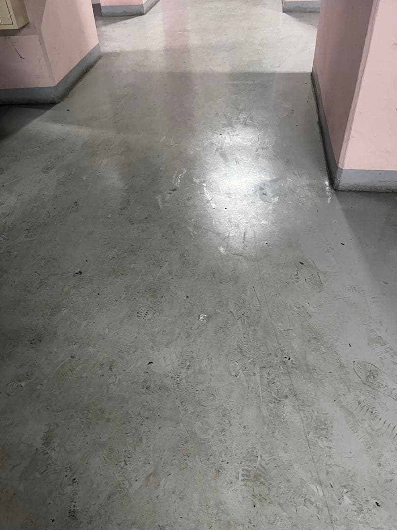여러분 아파트주차장 바닥은 깨끗한가요? 이미지 3/4
