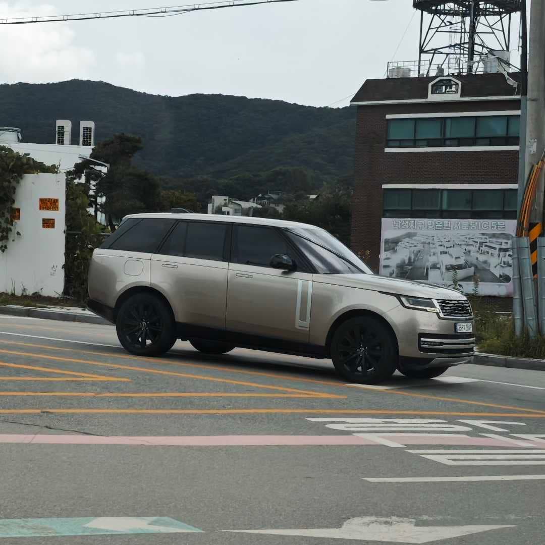 이번 레인지로버는 유난히... 이미지 1/1