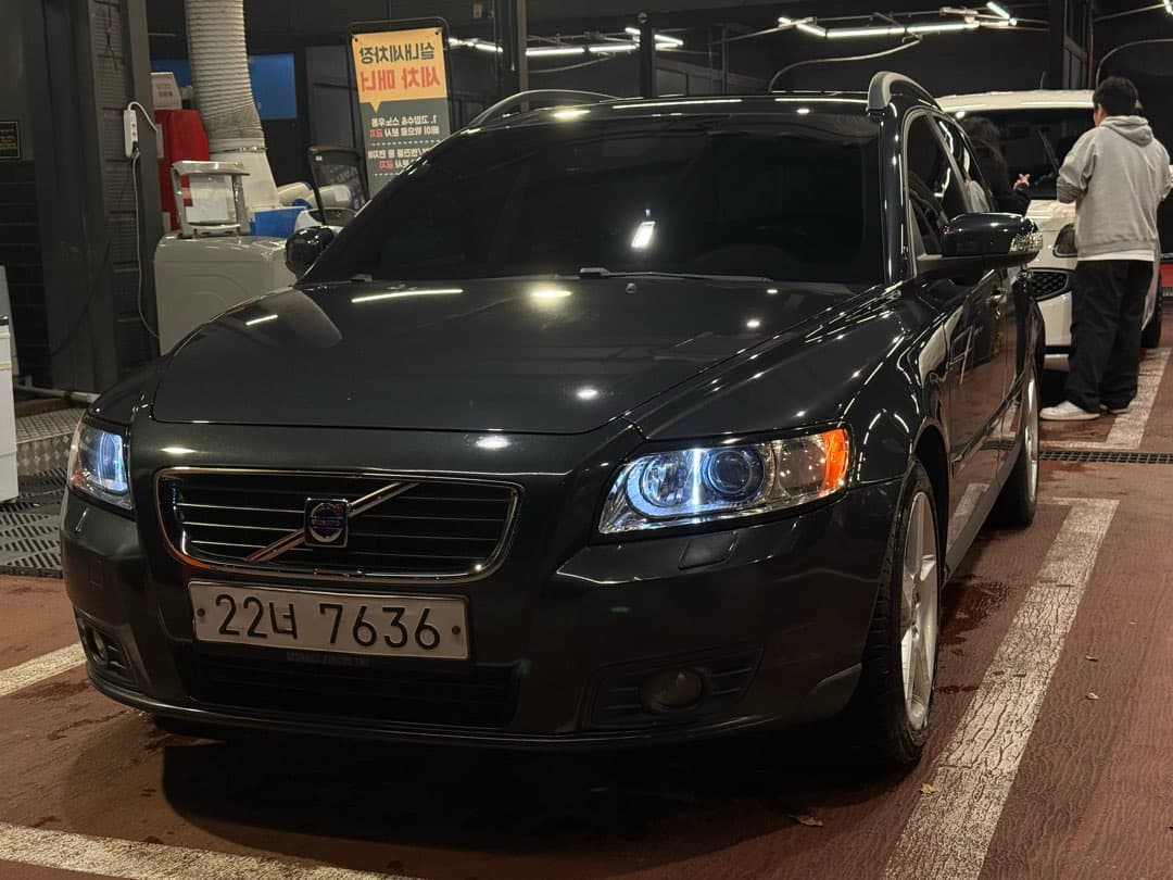 볼보 V50 2.4i 2011년식입니다 이미지 1/1