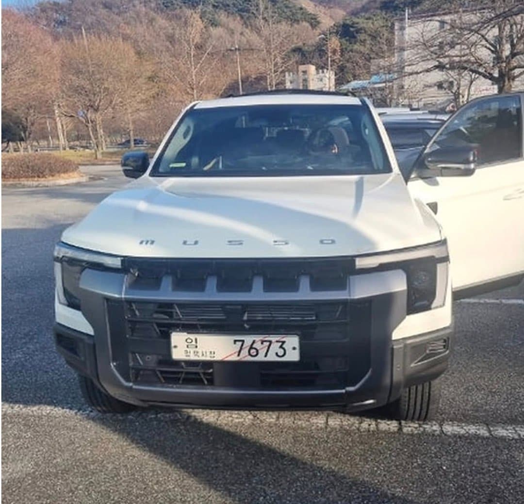 무쏘 스포츠 유출 이미지 4/4