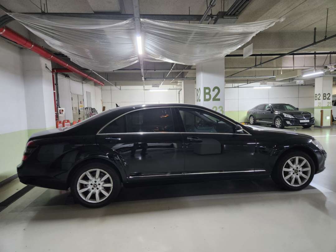 올해로 20년된 아버지께 물려 받아 타고 있는 s500 w221차량 차주입니다. ^^ 이미지 1/1