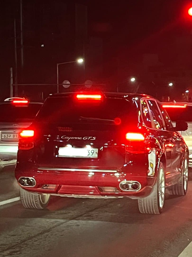957 카이엔 gts 봤습니다 ㄷㄷ 이미지 1/1