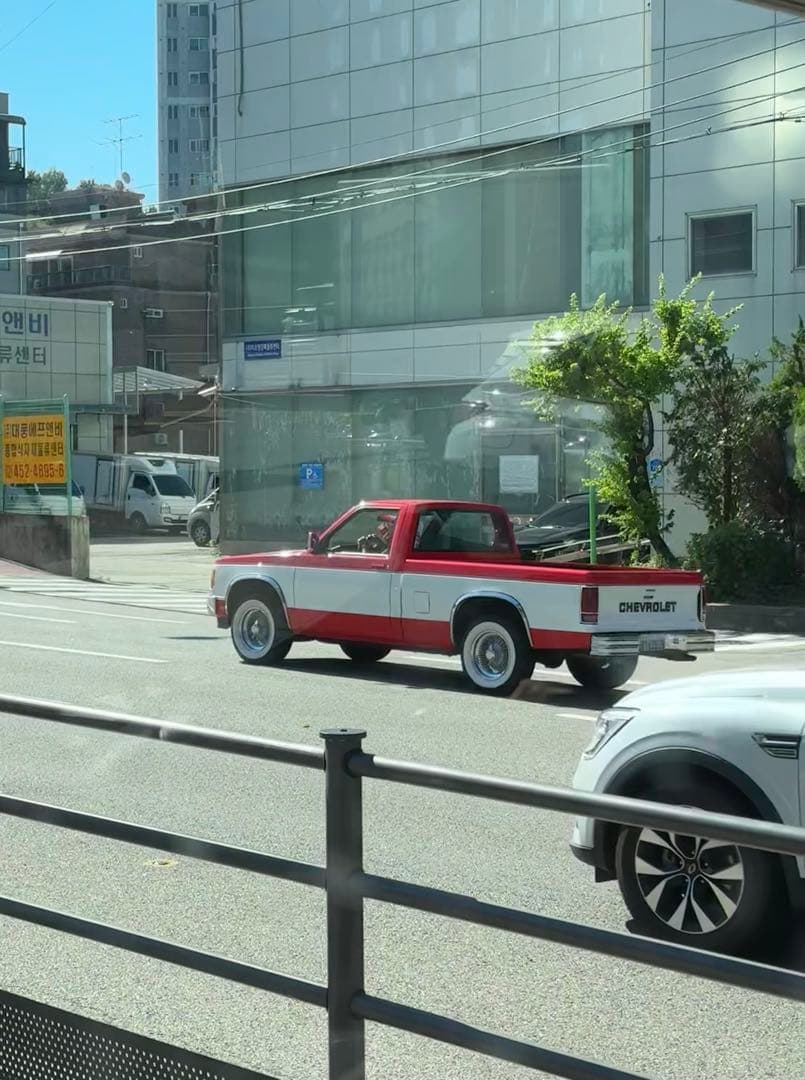 주변을 미국으로 만들어버리는차 이미지 1/1