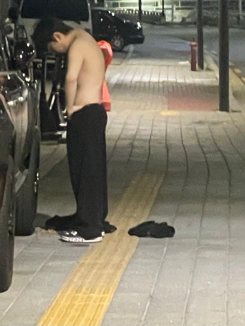 지나가던 취객이 차량에 토를 한다면? 이미지 1/1