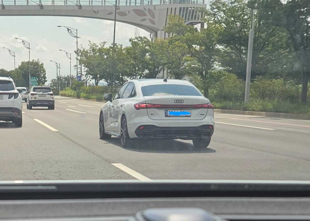 신형 a5 도로에서! 이미지 1/1
