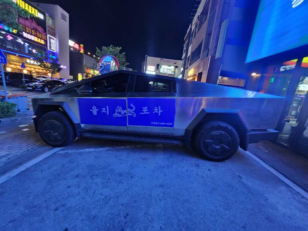사이버트럭..지못미 이미지 1/1