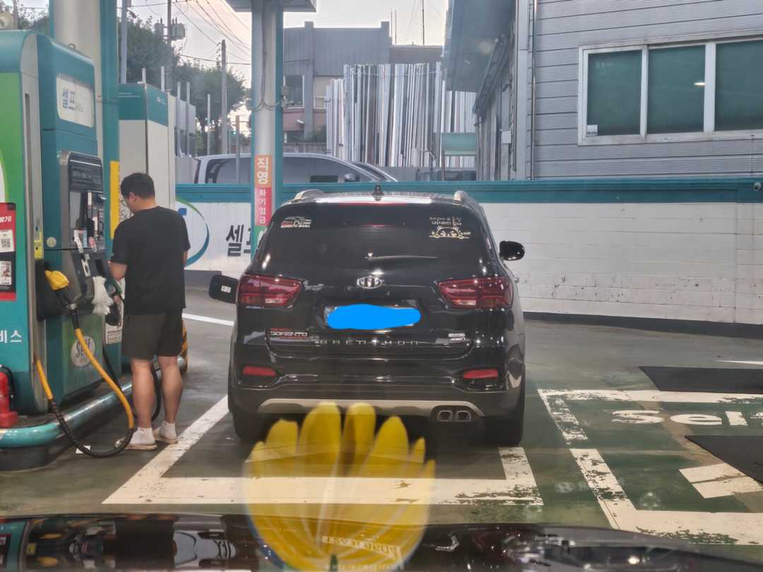 주유소에서 멋지신분봤어요.. 이미지 1/1