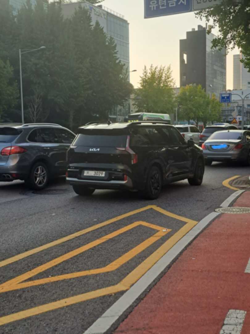 EV9 뭔지모를 테스트카 이미지 2/2