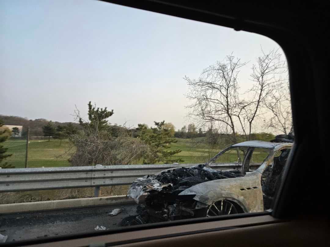 무슨차 어떤일이 있었기에 이렇게 타버렸을까요? 이미지 3/3