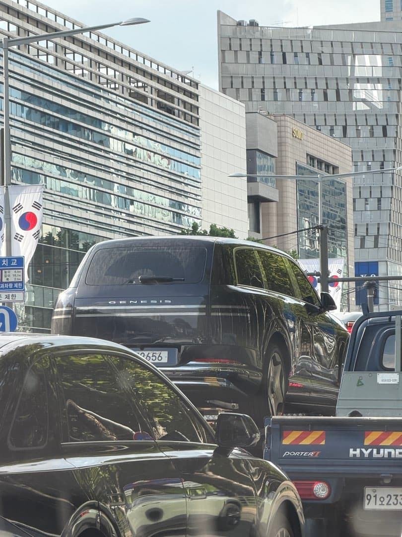 영동대로 GV90네오룬 발견 ㄷㄷ 이미지 1/2