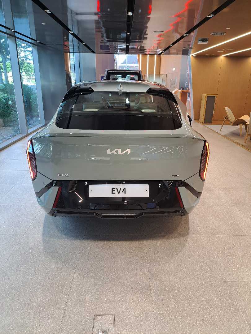 EV4 디자인 이미지 2/4