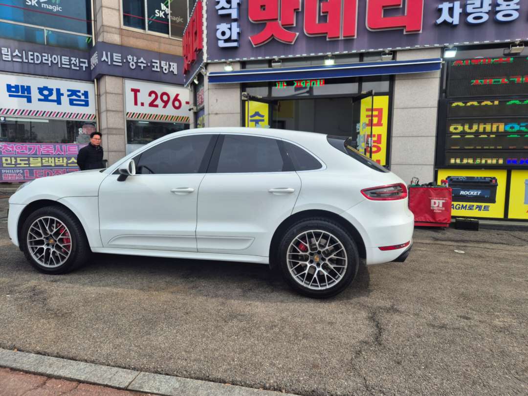 중고로 16년식 마칸 터보차량 가져왔습니다 이미지 1/1