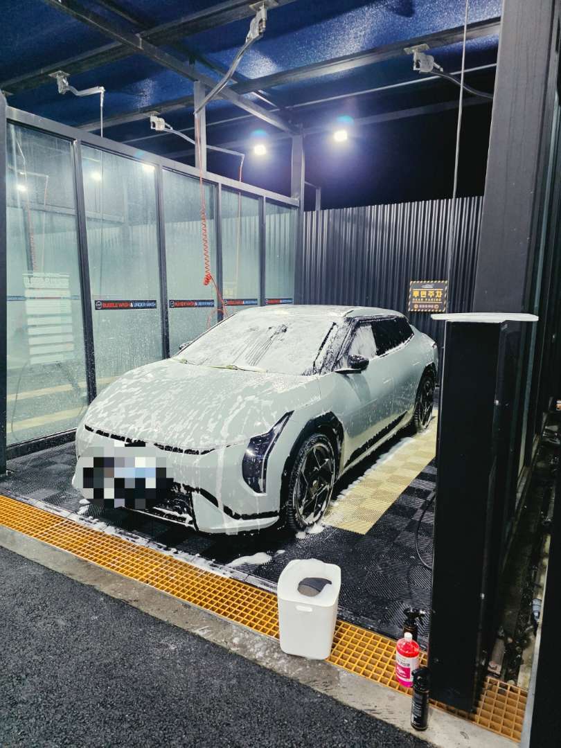 EV4 첫 세차군녀 이미지 1/1