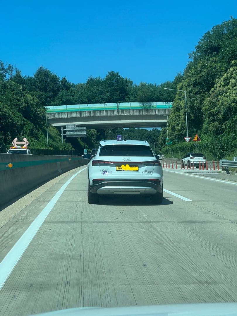 q4 etron 택시 이미지 1/1