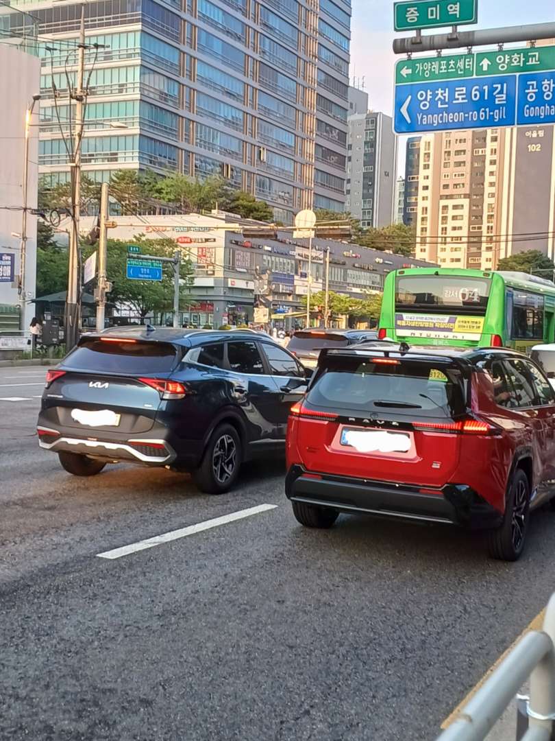 라브4 신형 봤습니다 이미지 1/1