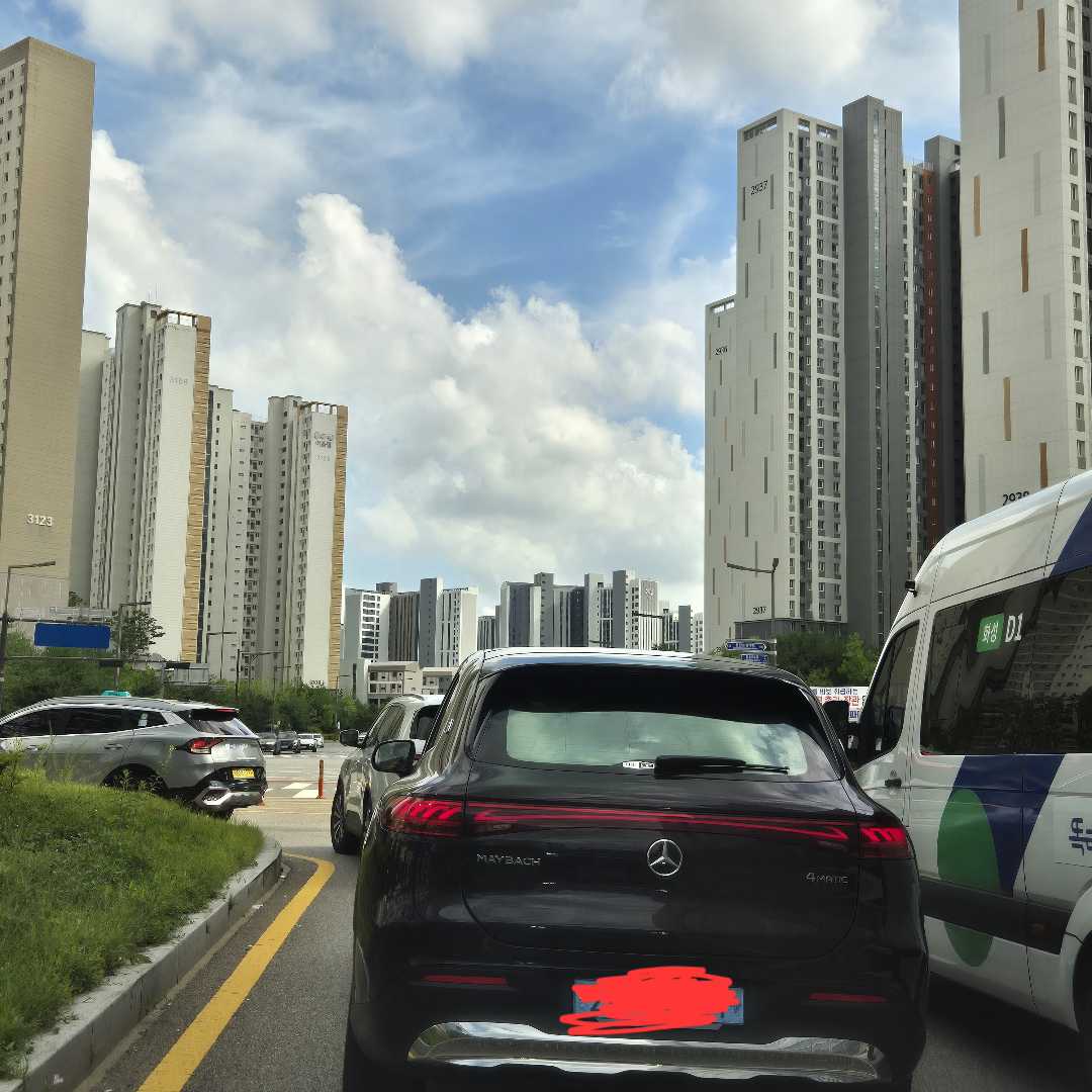 EQC SUV MAYBACH EDITION 이미지 1/2