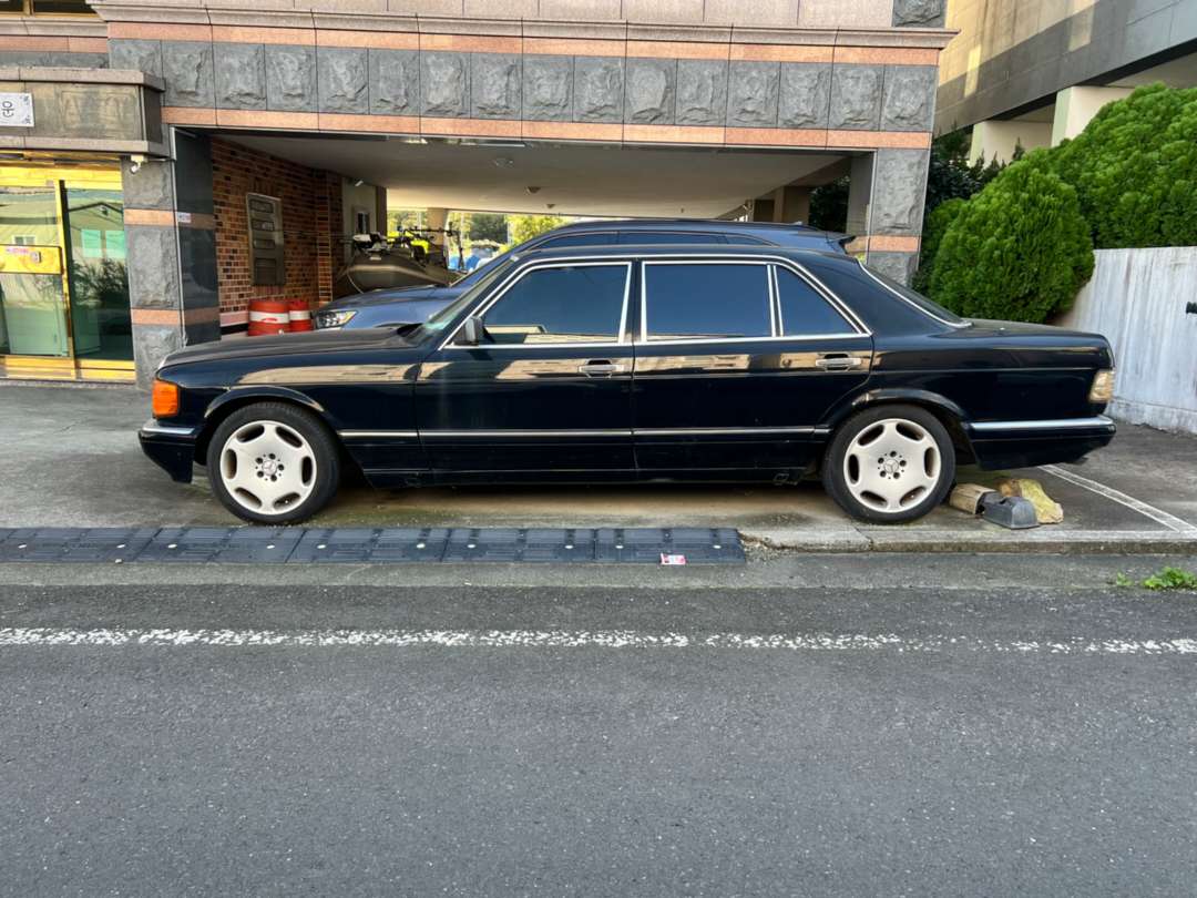벤츠300SEL 올드카 이미지 3/9