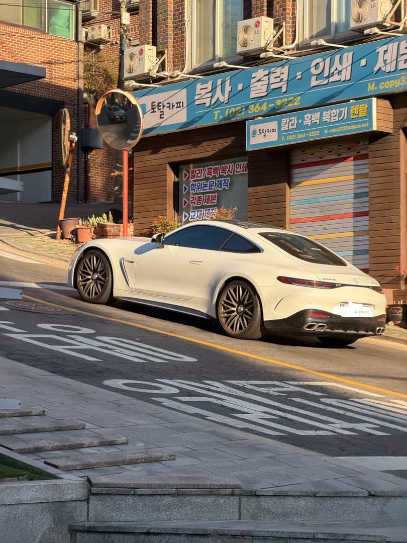 흰색 amg gt55 이쁘네요 이미지 2/2