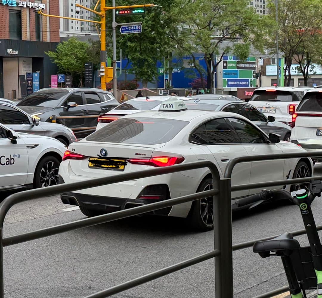 BMW i4택시 이미지 1/1