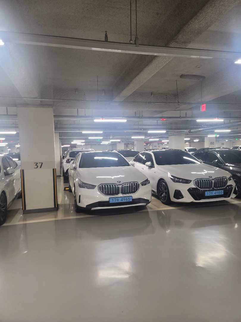 용산 BMW I5 이미지 2/10