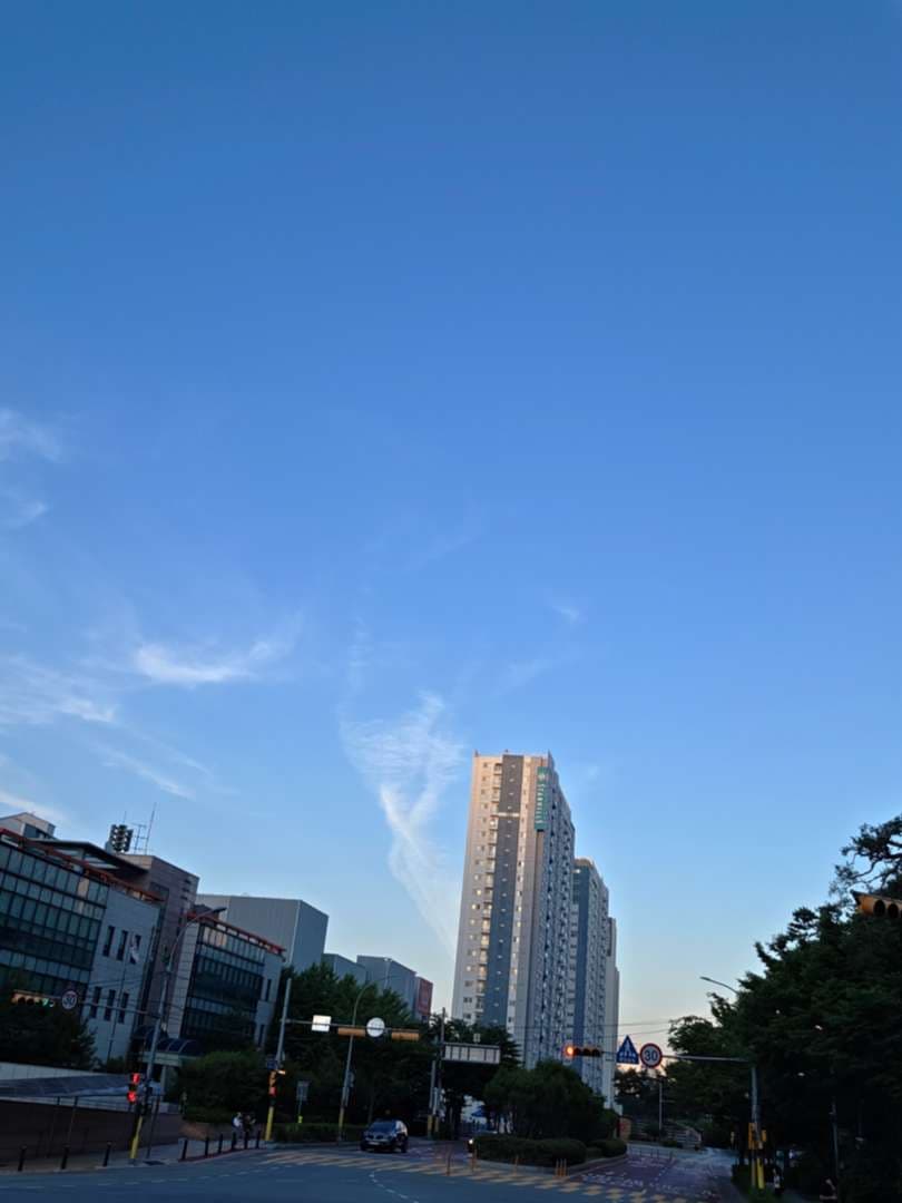 회오리 구름 이미지 2/2