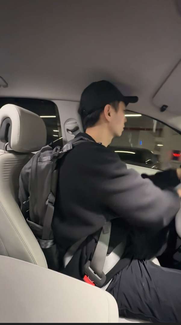 백팩 메고 운전하기 ㅠㅠ 이미지 1/1