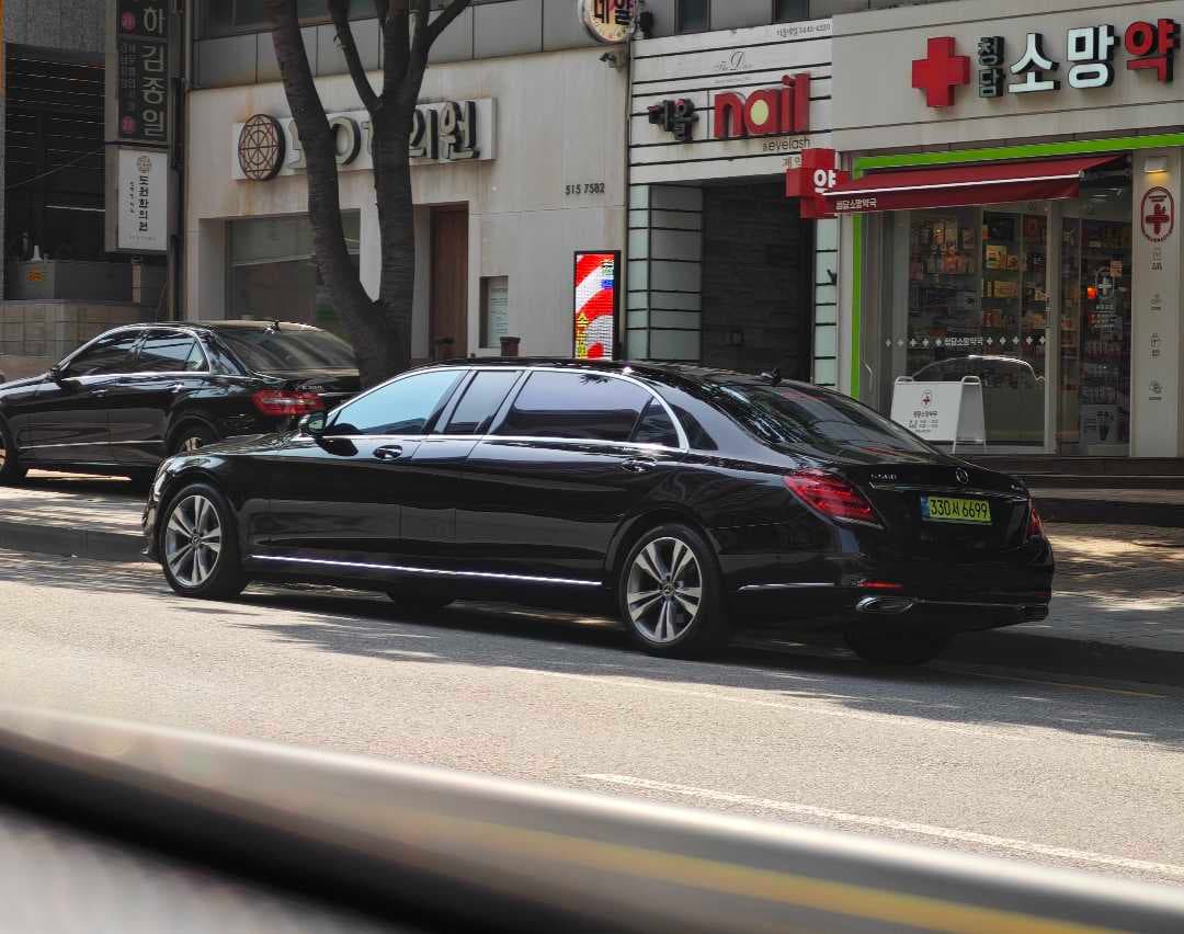 가끔 볼 때마다 진짜 꼭 한번 운전해 보고 싶은 차 이미지 1/1
