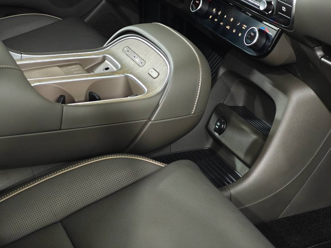 LX3 실내 디테일 컷 (7인승) 이미지 2/11