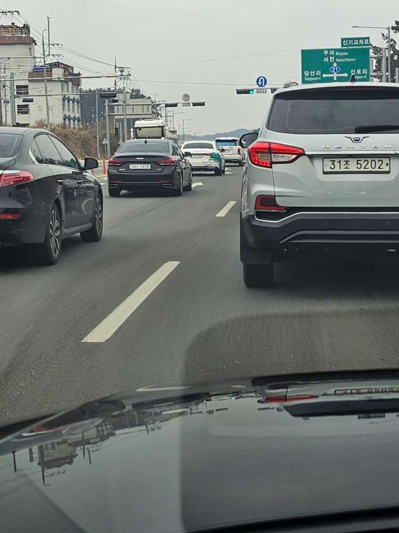 벤츠 w214 e클래스 청테이프 에디션 이미지 2/2