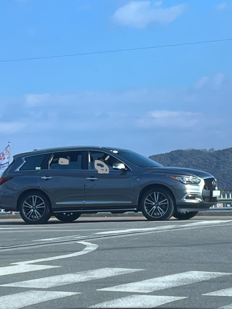 인피니티 QX60입니다 이미지 2/2