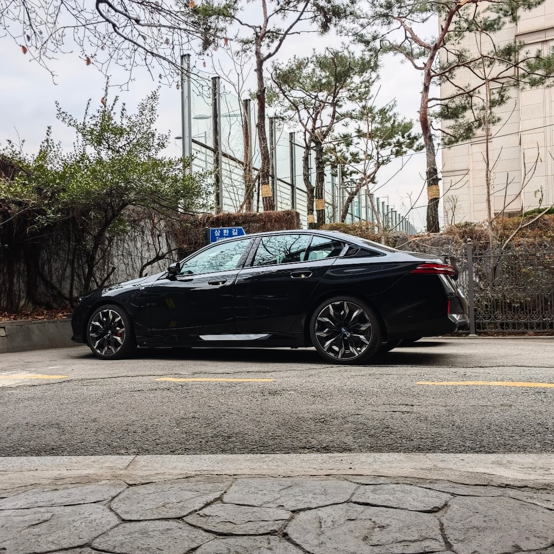 이번주 550e 타보고 있습니다. 이미지 1/1