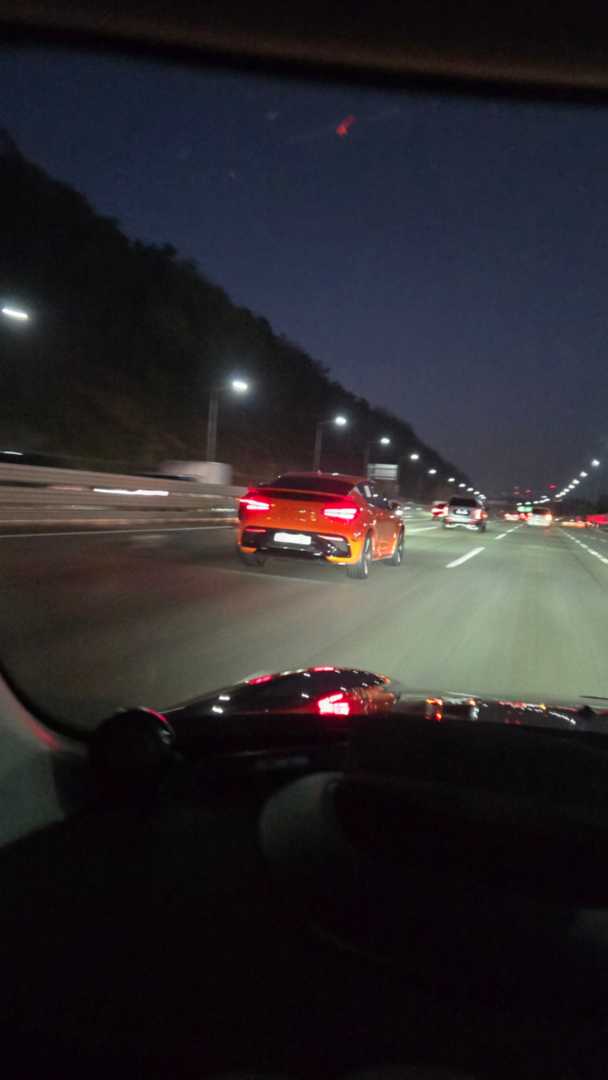 마그마 임시번호판 달고 돌아다니네요 이미지 1/1