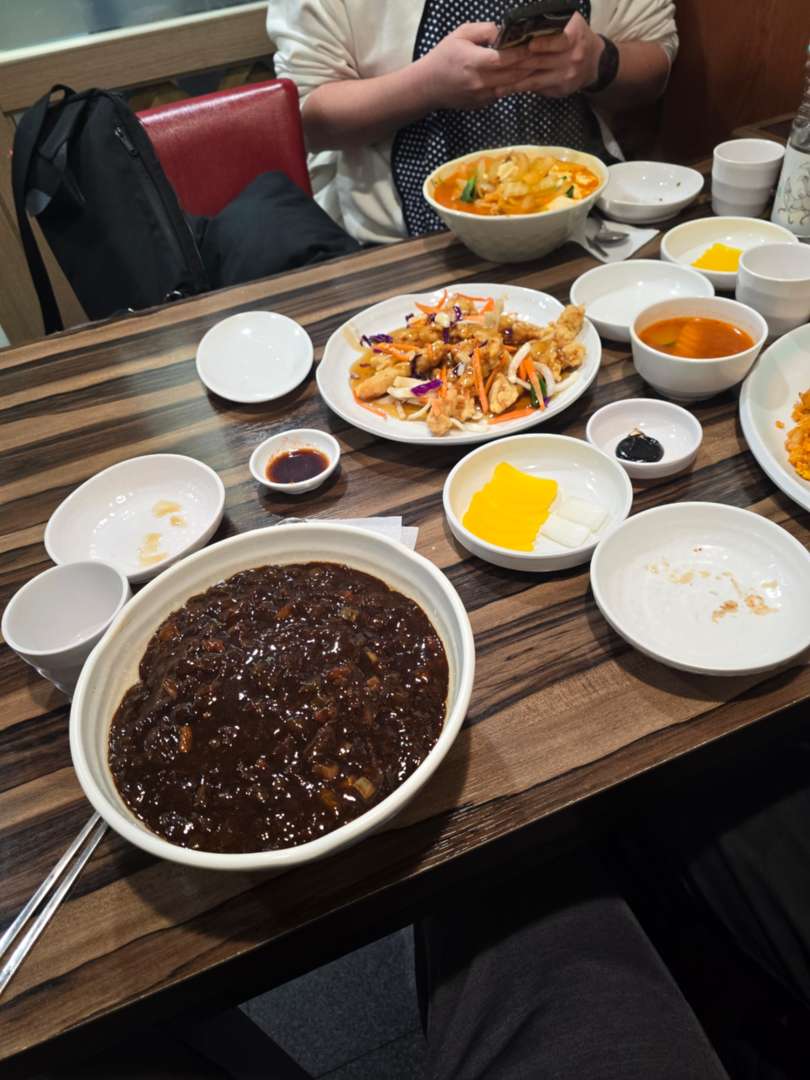 맛있는거 먹고있습니다 이미지 1/1