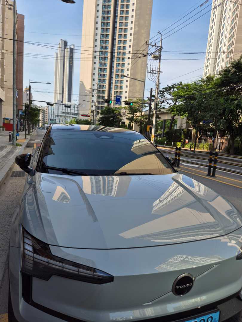 볼보 EX30 7개월 운행하고 있습니다! 이미지 1/1