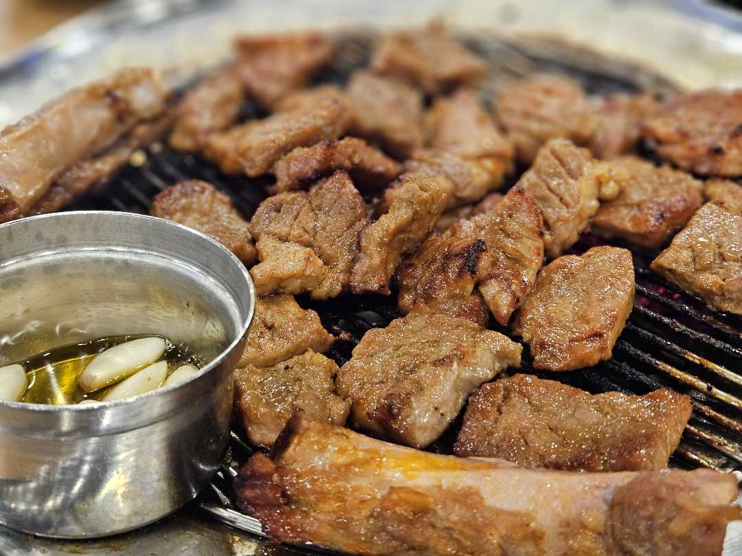 저녁은 숯불돼지갈비~ 이미지 1/1