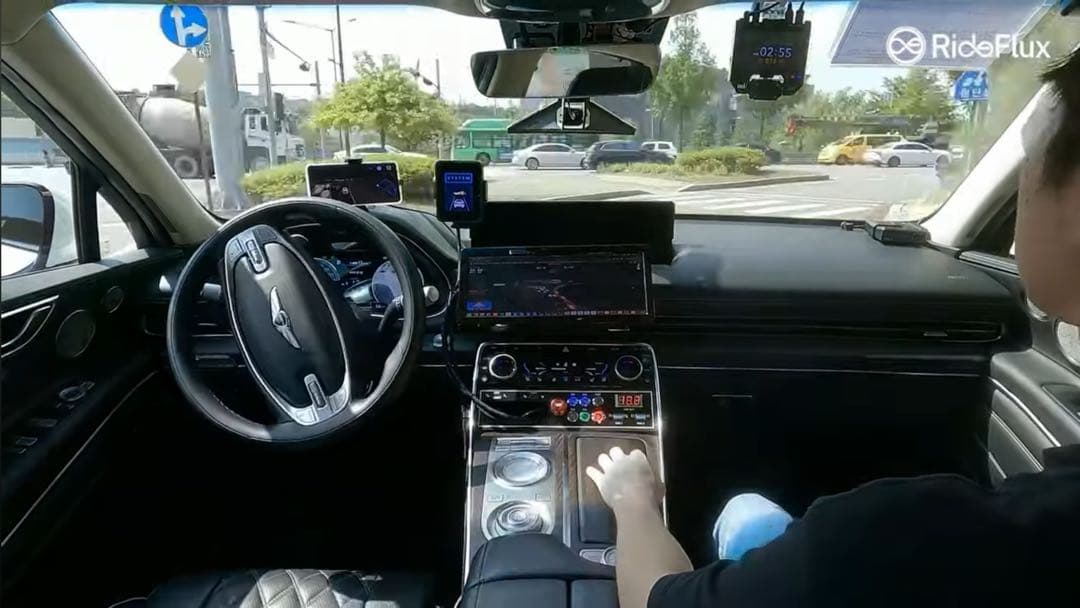 상암동서 무인 자율주행하는 라이드플럭스 GV80 이미지 1/1