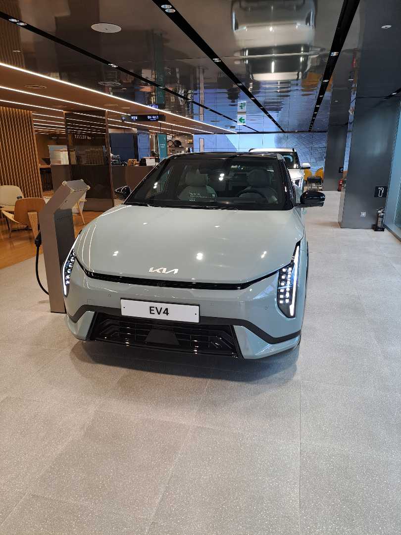 EV4 디자인 이미지 1/4