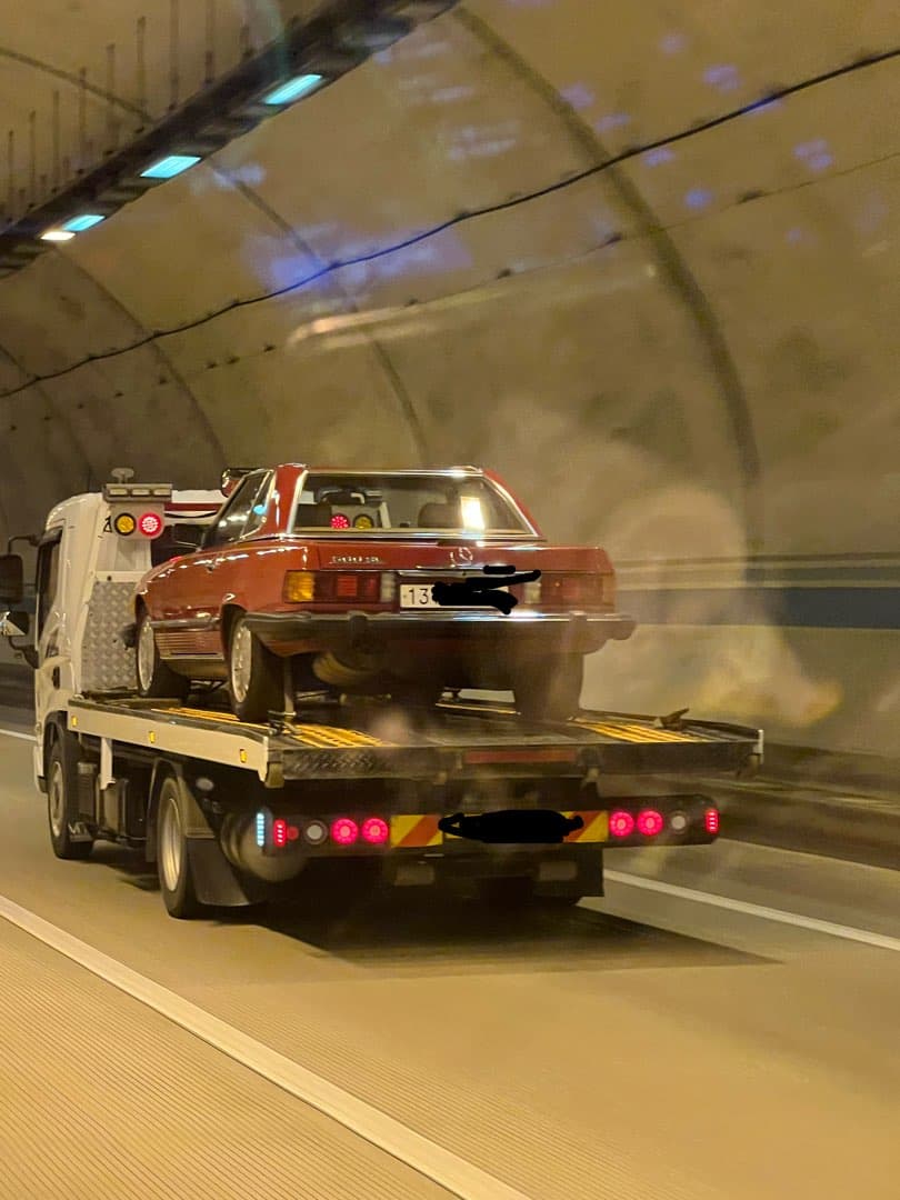 벤츠 560SL(?) 이미지 1/4