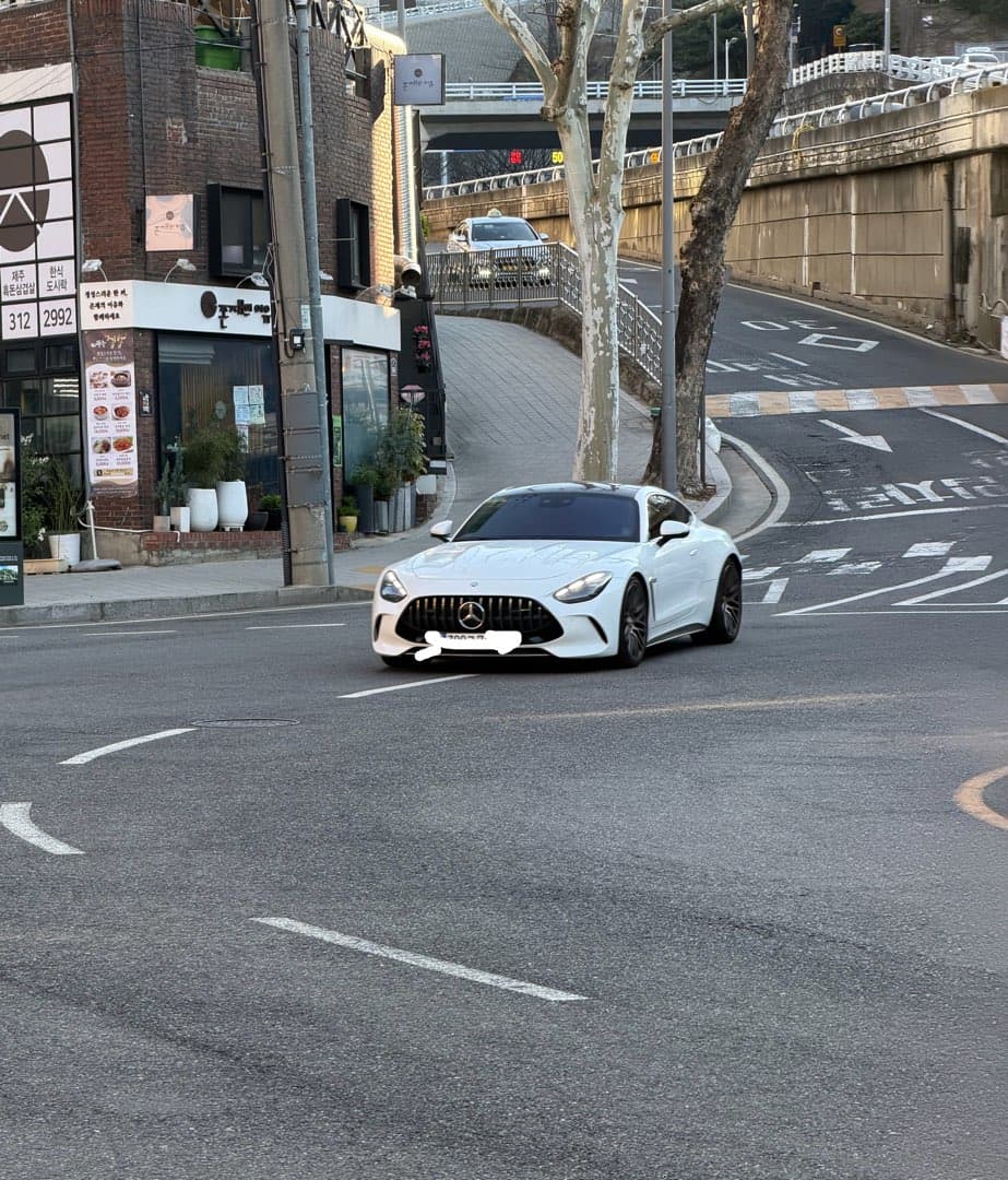 흰색 amg gt55 이쁘네요 이미지 1/2