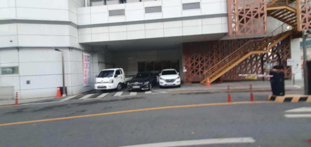 불법주차,시끄러운배기음 이미지 1/1