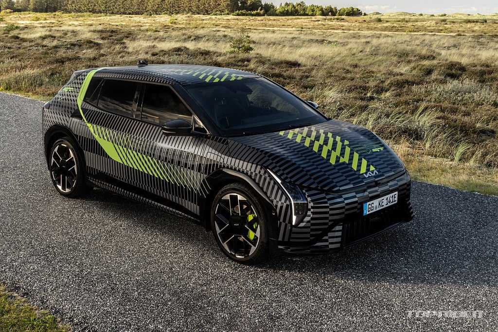 EV4 GT 프로토타입 공개 이미지 1/2